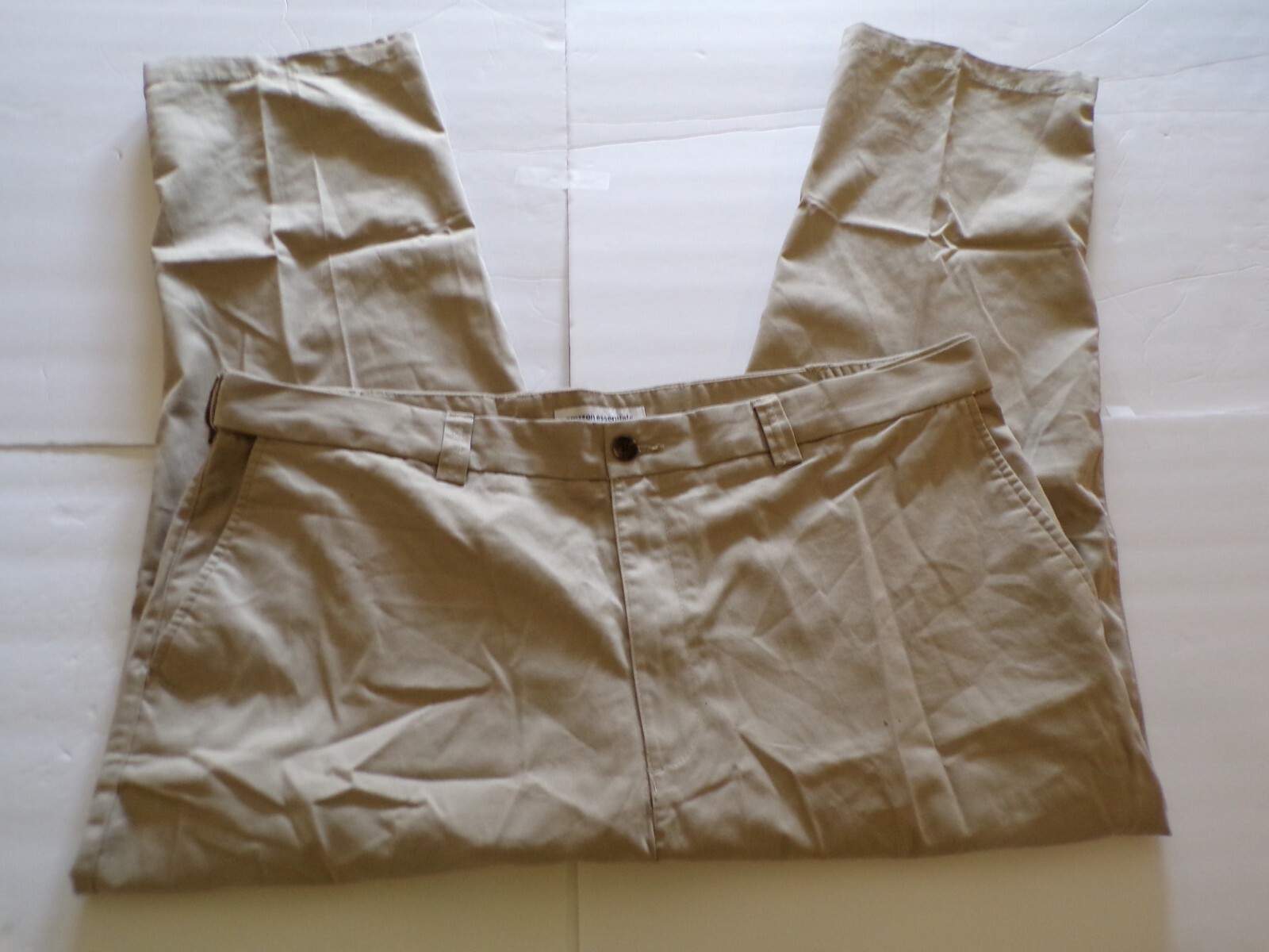 Amazon Essentials Men's Expandable Waist Tan Chinos Measures