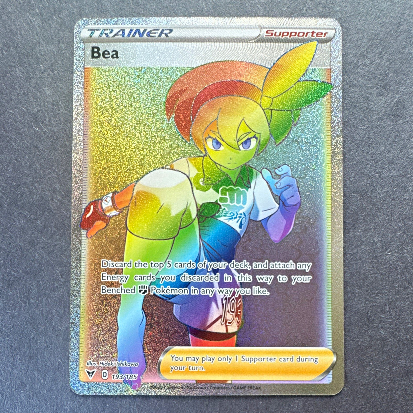 The Pokemon Company Bea 180/185 Vivid Voltage Ultra Rare Full Art Holo EN