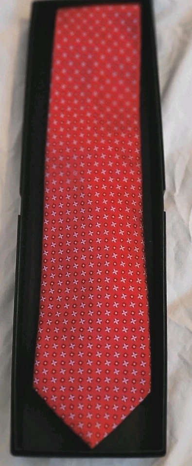 Gravata masculina Ermenegildo Zegna geométrica vermelha lavanda cetim seda 3,5" (L) x 57" (L) - Imagem 2 de 4