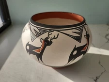 Original Louise Amos Acoma Pueblo, New Mexico - Deer Pottery - MINT CONDITION