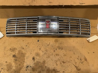 1987-1988 Oldsmobile Cutlass Ciera Coupe Front Bumper Grille 22531707 OEM