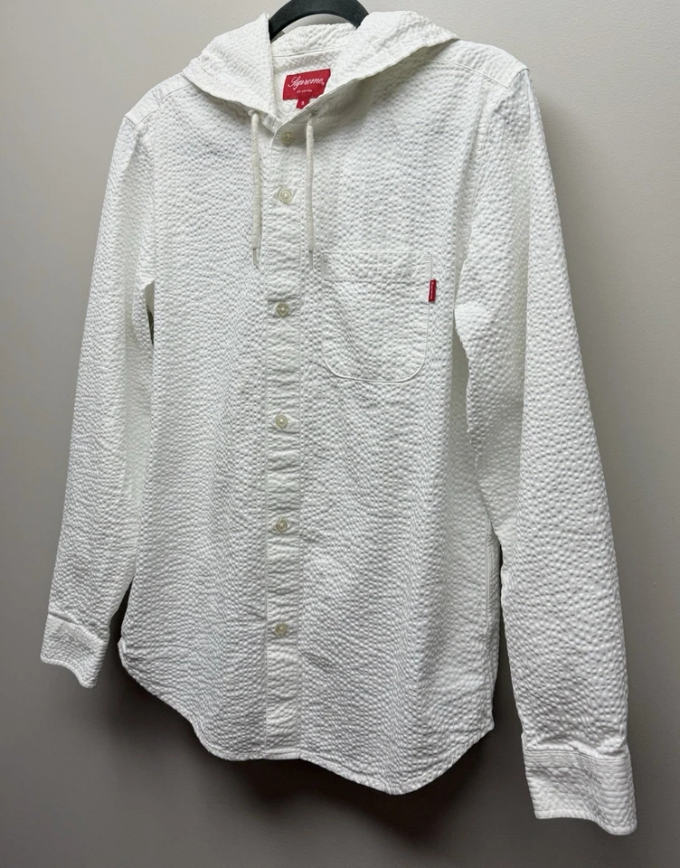 Белая рубашка с капюшоном Supreme Seersucker с длинным рукавом размер Маленький - Изображение 3 из 4