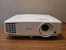 BenQ MS524 SVGA 3200 Lumens Projector 1964 Lamp Hrs With Carry Bag