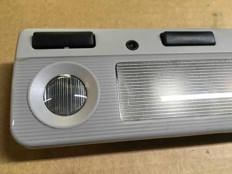 Lámpara de luz domo superior gris para 97 98 99 00 01 02 03 BMW 528I 540I Foto 2 de 4