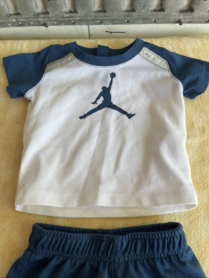 Baby Boy Jordan Outfit Sz. 6/9 Months - Image 2 of 4