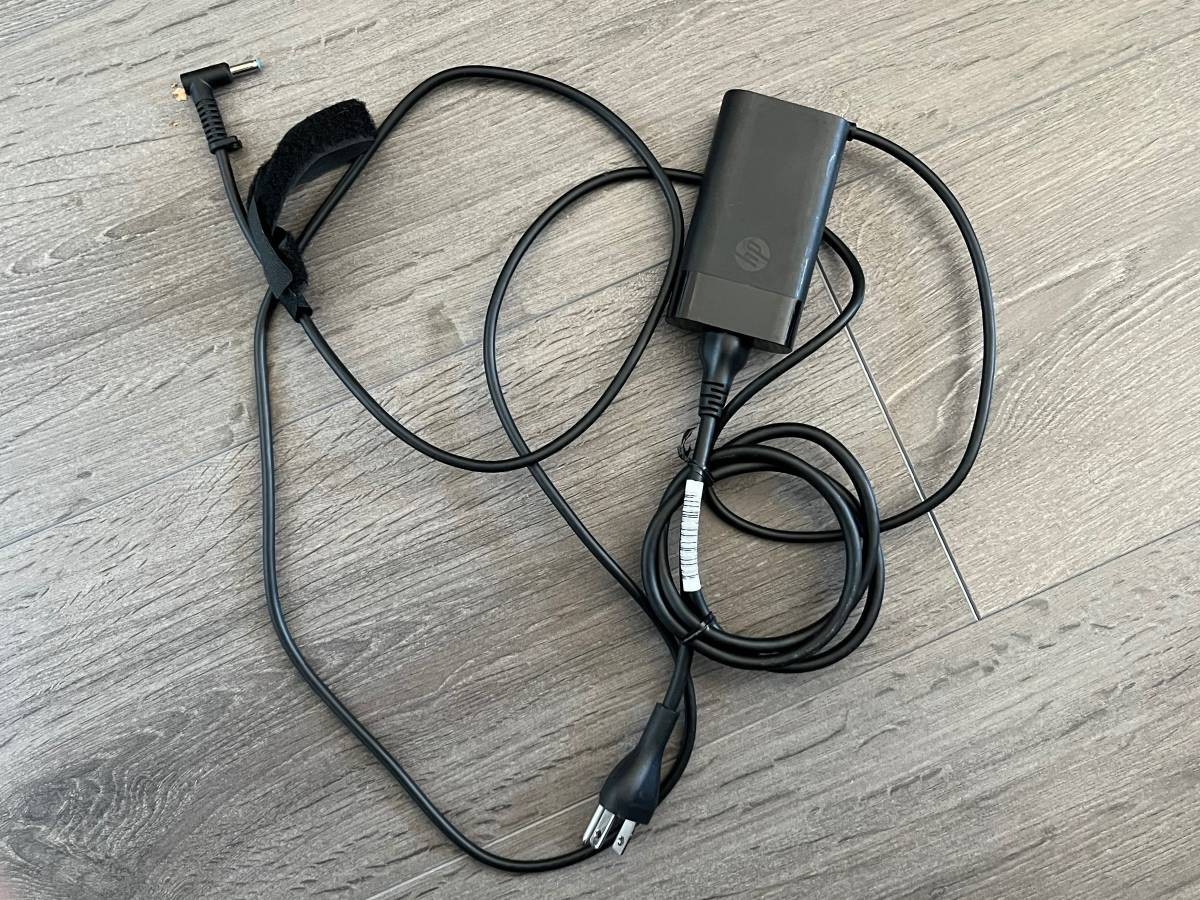 HP 65W Laptop AC Adapter Power Supply