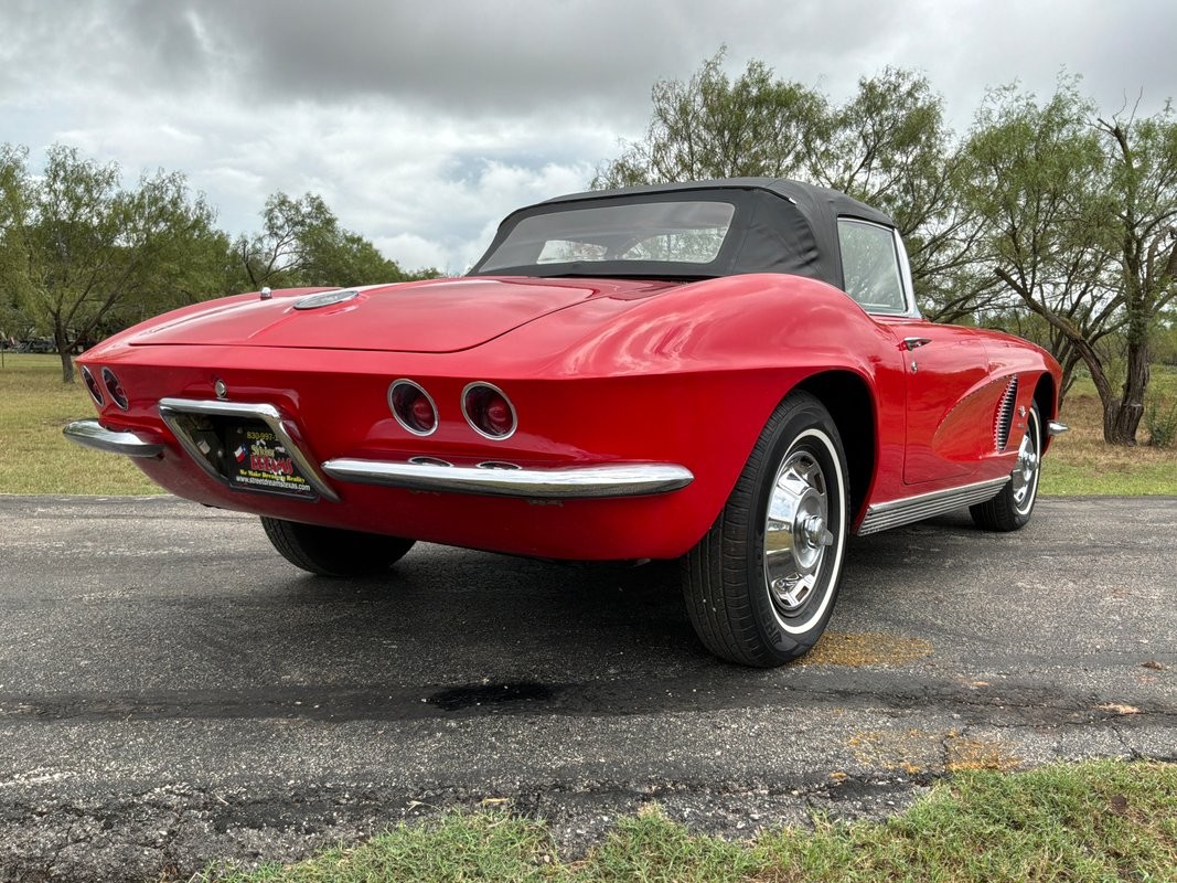 1962 Roman Red Chevrolet Corvette   | C1 Corvette Photo 6