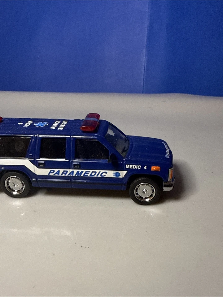 Code 3 1:64 GMC Suburban Luzerne County Paramedic Unit - Image 4 of 4