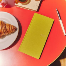 NEW Hobonichi Techo Notebook 2025 WEEKS Pistachio Yellow January japan NEW
