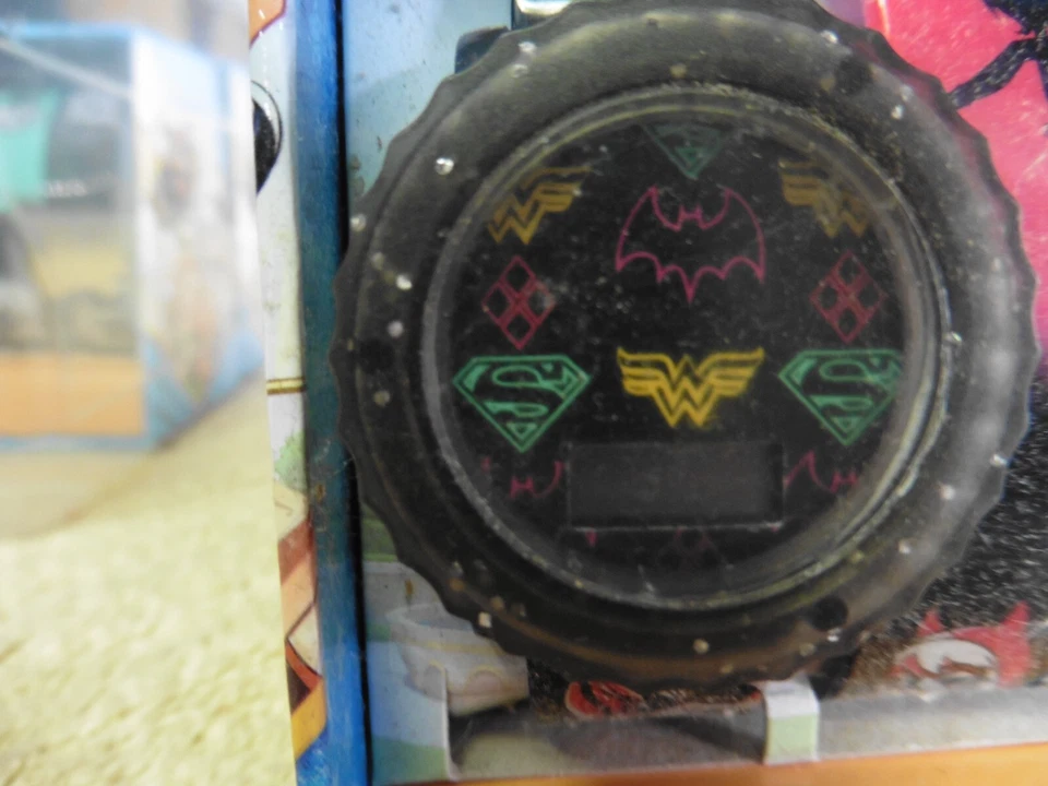 NUEVO Raro Reloj DC COMICS 4 Pulseras Superhéroe Niñas 030506428558 DCG3004JC Foto 2 de 4