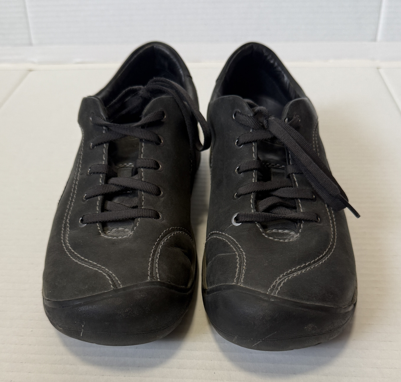 KEEN Scarpe da trekking stringate da donna in pelle nabuk nera taglia 9 5