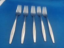 Lot of 5 International AMERICAN FLAIR Stainless Dinner Forks 7 1/4"