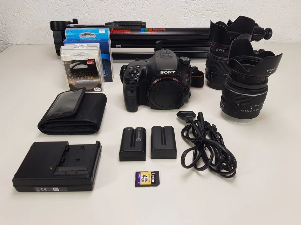 Sony Alpha SLT-A65V mit 2 Objektiven, Stativ, Filter, Zubehörpaket