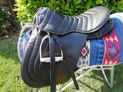 Reitsattel Distanz Wanderreitsattel - Normale bis mittelbreite Kammerweite - 18" - Bild 1 von 4