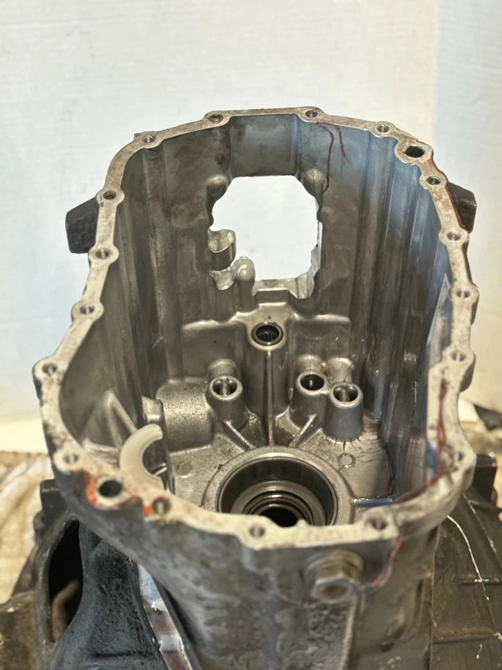 FORD ZF S5-42 MANUAL TRANSMISSION DIESEL 4X4 TRANS CASE SHELL HOUSING OEM - Image 3 of 4