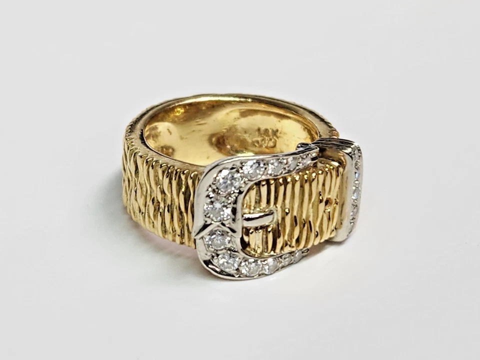 Audaz TEXTURADO 17.7k Oro Amarillo y Blanco Diamante Acento Hebilla Anillo Banda Talla 6.5 Foto 3 de 4