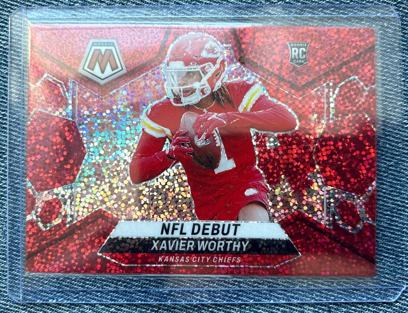 2024 Panini Mosaic - NFL Debut Xavier Worthy #285 Red Sparkle Prizm (RC)