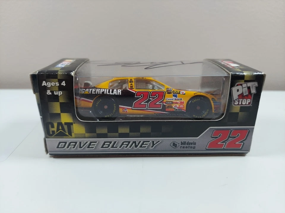 2007 #22 DAVE BLANEY CATERPILLAR RACING PIT STOP 1/64 ACTION RARE!! AUTOGRAPHED  - Image 2 of 4