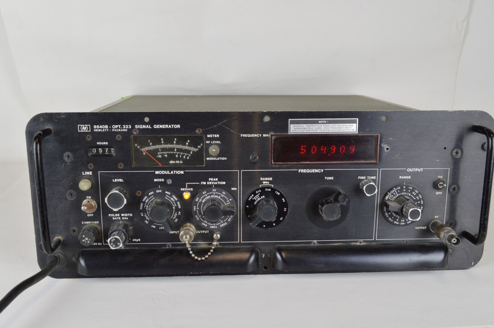 HP 8640B OPT 323 Signal Generator Military Version Powers on Untested