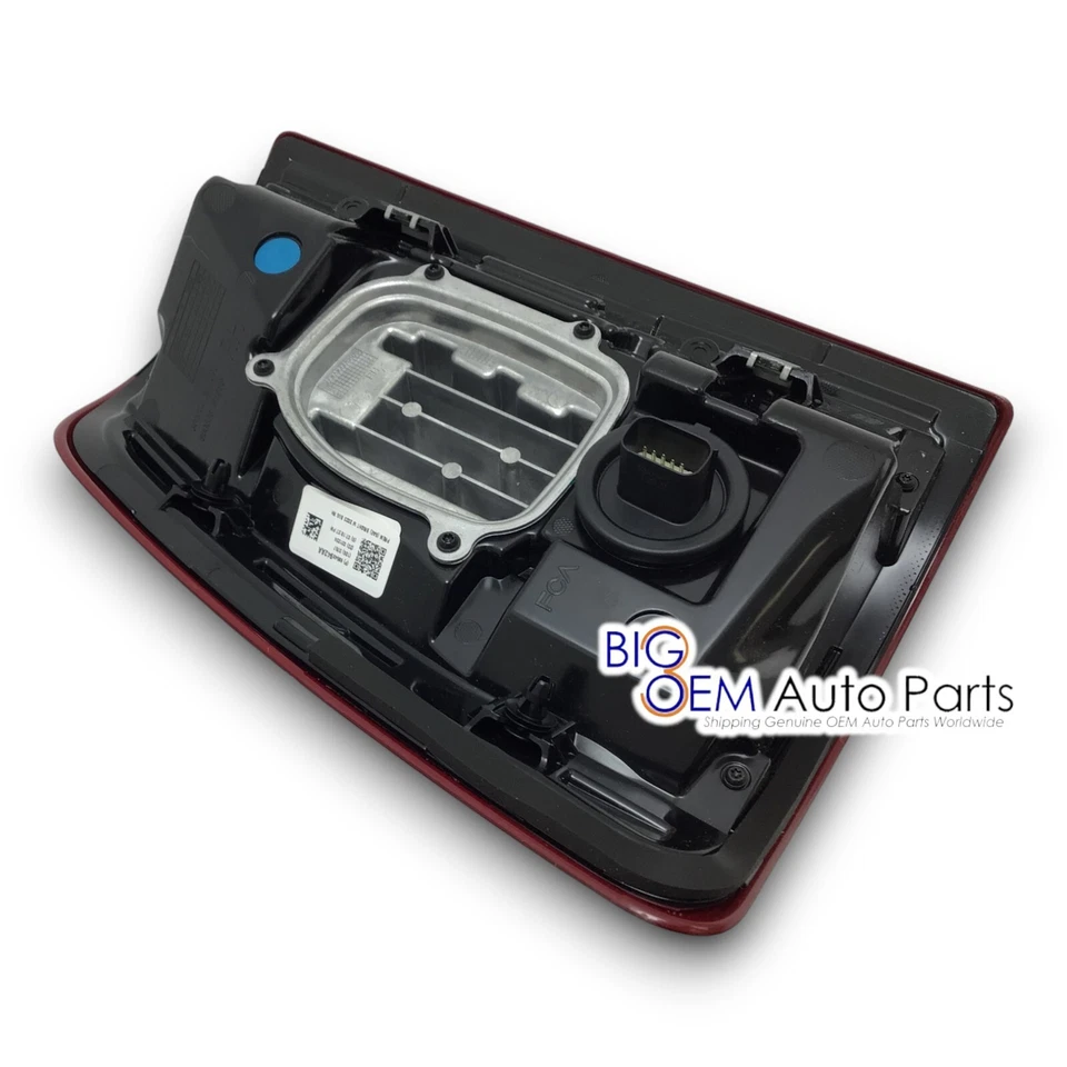 Luz trasera punto ciego LED 2020-2023 RAM 2500 3500 lado pasajero 68548942AB Foto 2 de 4