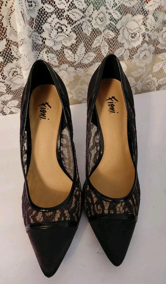 ZAPATOS ELEGANTES FIONI NOCHE SATINADO ENCAJE TALLA 8.5 ALTURA TACÓN 2.9" NUEVOS SIN CAJA. Foto 2 de 4
