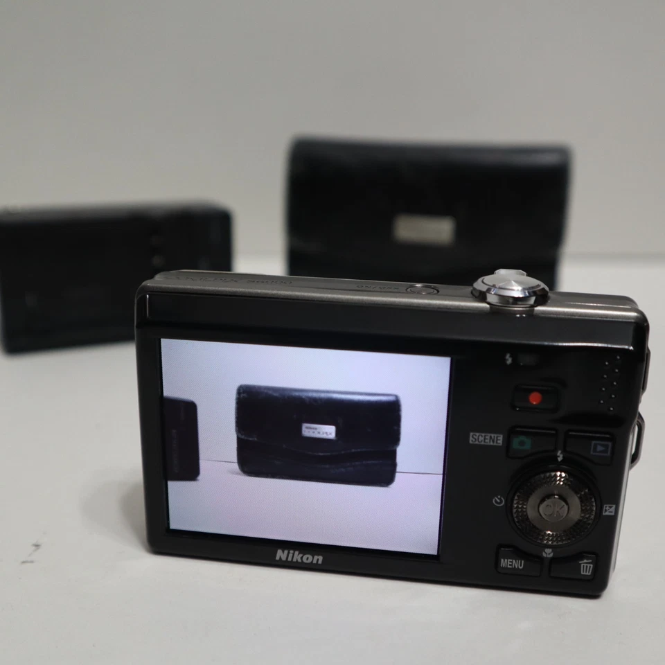 Cámara digital Nikon Coolpix S6000 14,2 MP 7x zoom ancho batería probada y funciona Foto 3 de 4