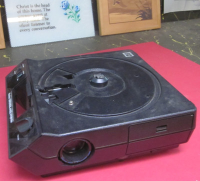 Kodak Carousel slide projector 4400 w/ remote control -working