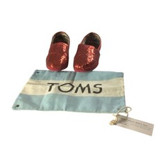 Toms Youth Classic Red Glitter Slip On Shoes Size 5.5 Lightweight Casual Flats
