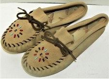 VINTAGE MINNETONKA MOCCASINS, LEATHER BEADED CHILD'S SIZE 3. MODEL 2267 
