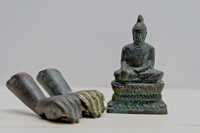 Antiker Bronze Buddha sitzend mit zwei Bronzehänden Buddha Thia/Asien
