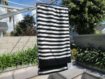 Uniqlo x Marimekko HEATTECH Off White/Black Stripe Knit Scarf
