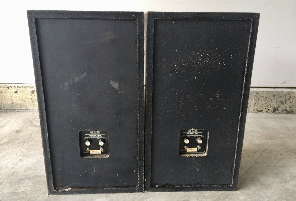 Pair Of KLH Speakers Model 363 way with 12″ woofers No Grill Tested