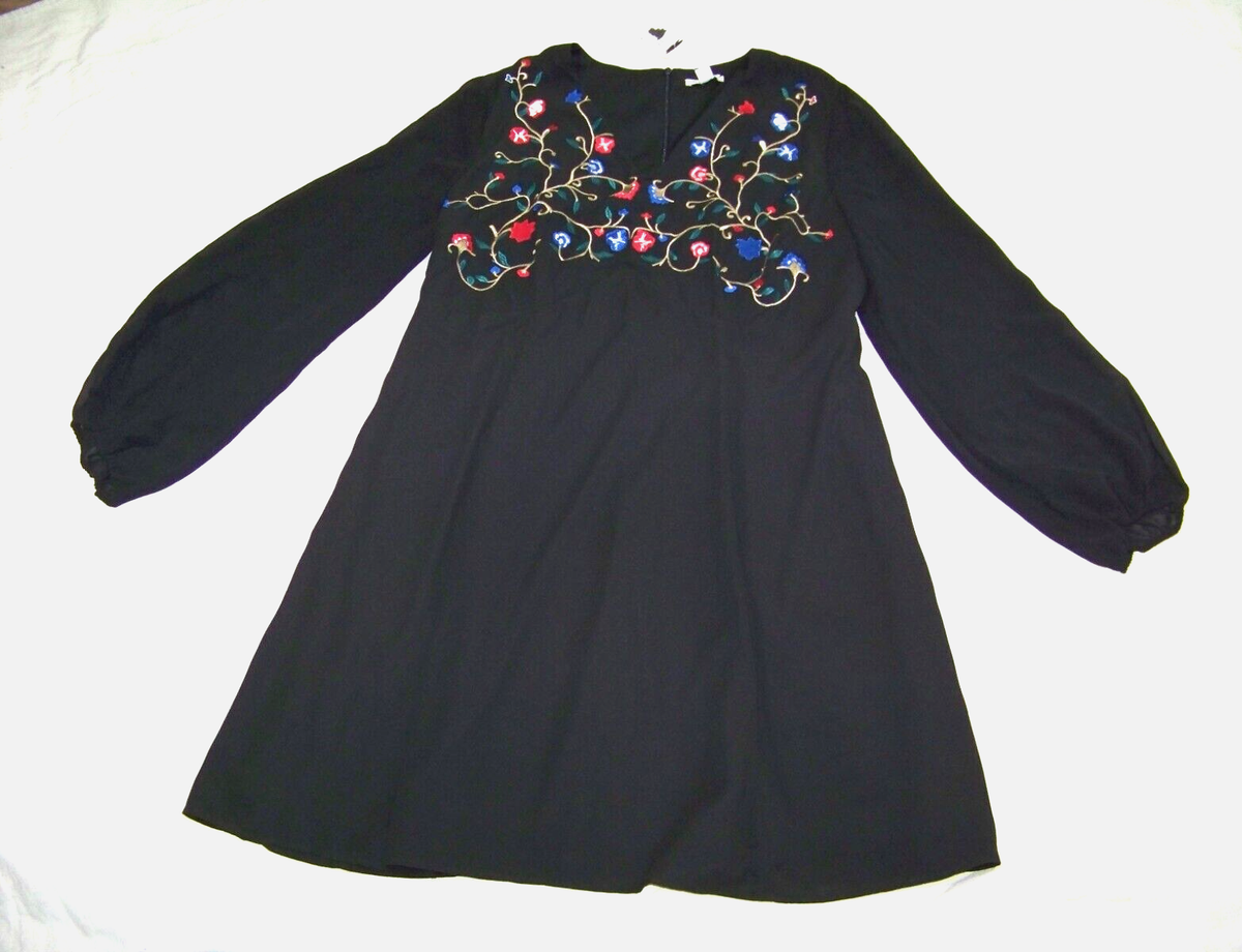 woman in a long black dress Long Black Formal Dress with Three-Quarter Sleeves Black / 6