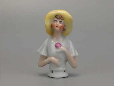 Kleine Half Doll Art Deco gelber Hut Germany 19208