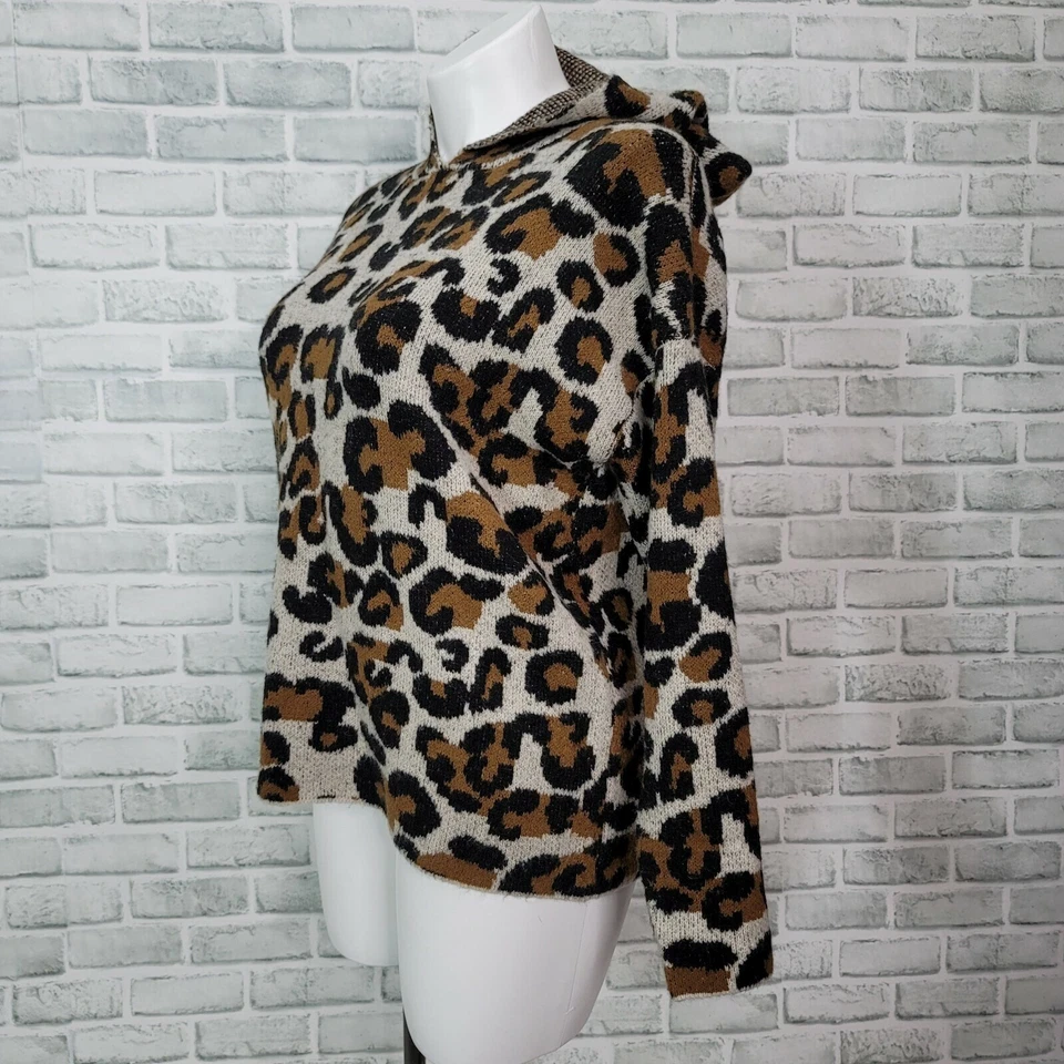 Suéter ligero con capucha y estampado de leopardo Chelsea & Theodore L suéter suave Foto 3 de 4