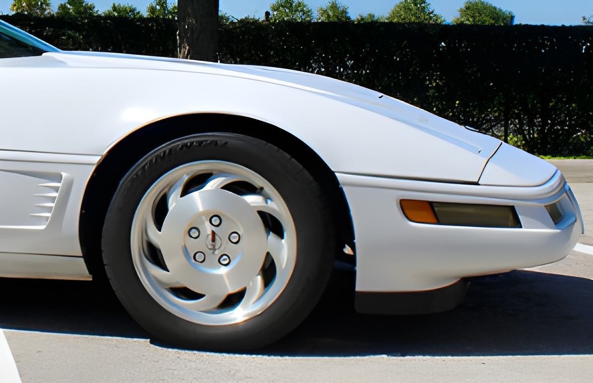 1996 Chevrolet Corvette Collector Edition Wheel Center Caps Set of Four 4 C4 NEW