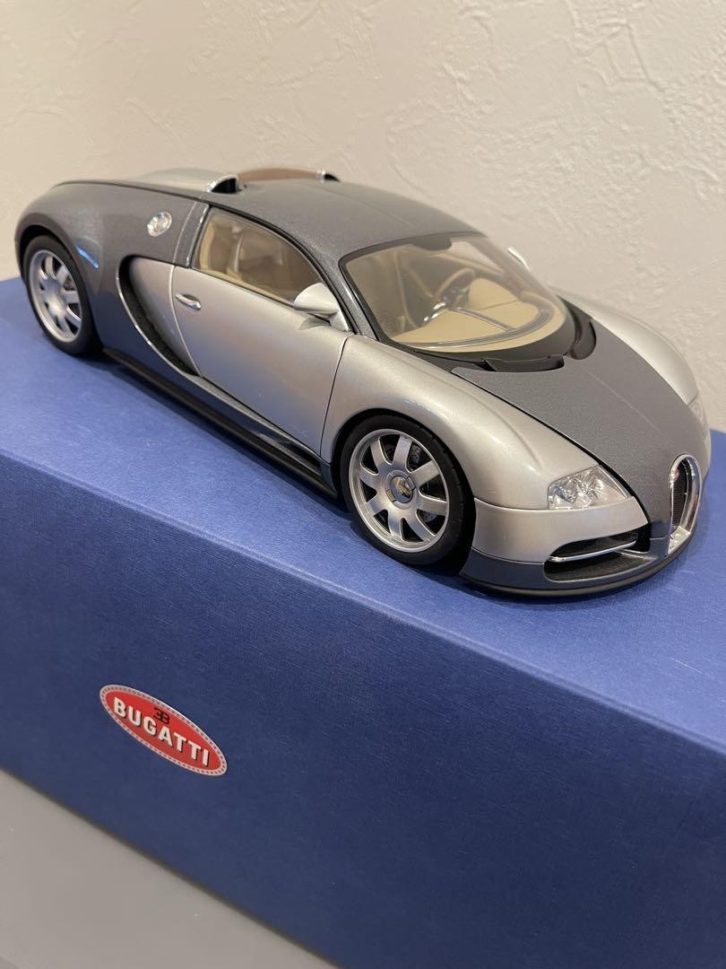 AUTOart Bugatti EB 16.4 Veyron Genf 2003 Grey Silver 70902