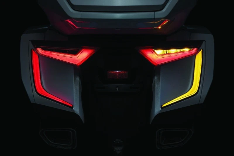 Omni L.E.D. Bolsa trasera Accents de Kuryakyn para 18-20 GL1800 3262 Foto 3 de 4