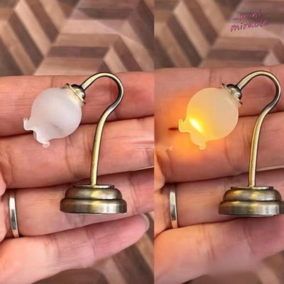 1/12 Scale Dollhouse Miniatures LED Tulip Desk Lamp Can Be Bright Study Decorate