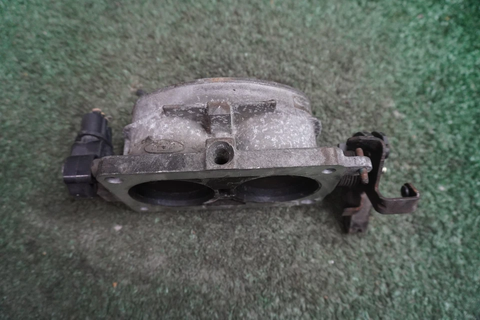 2000 2001 2002 2003 FORD Excursion 6.8L Throttle Body OEM 154K Miles  653394 - Image 4 of 4