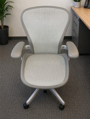 Herman Miller Aeron Office/Desk Chair Gray Mesh with Armrests Rolling Swivel