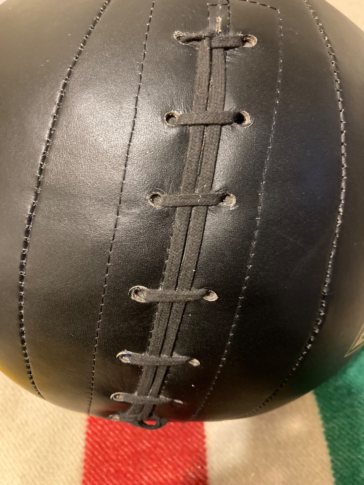 Vintage Everlast medicine ball black leather 11 lbs