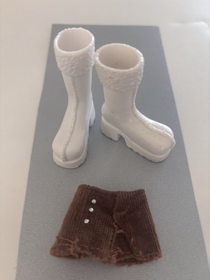 Bratz SASHA Wintertime Wonderland Doll Clothes 2001 White Boots & Corduroy Skirt