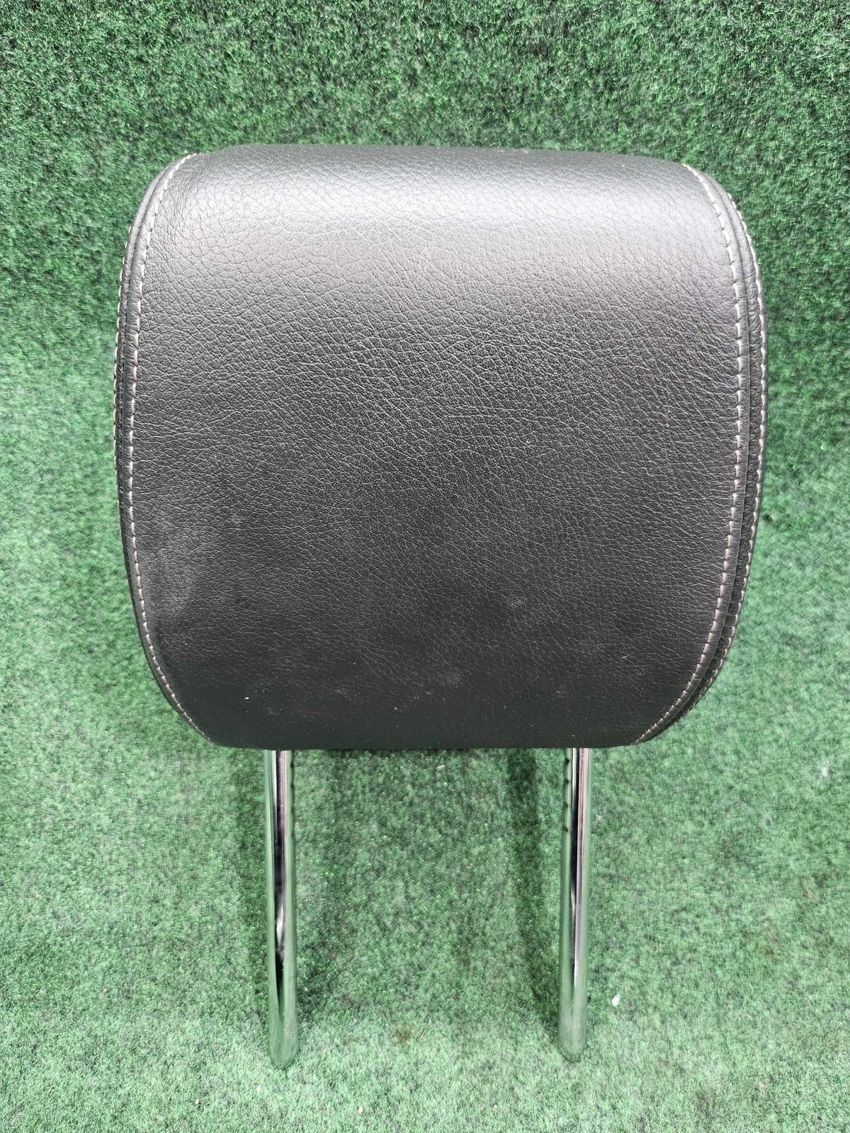 2017-2021 BMW 330i Front Right Seat Headrest black leather OEM 52107362617