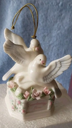 Vintage 2001 Wedding Doves Musical Ornament San Francisco Music Box Co WORKS