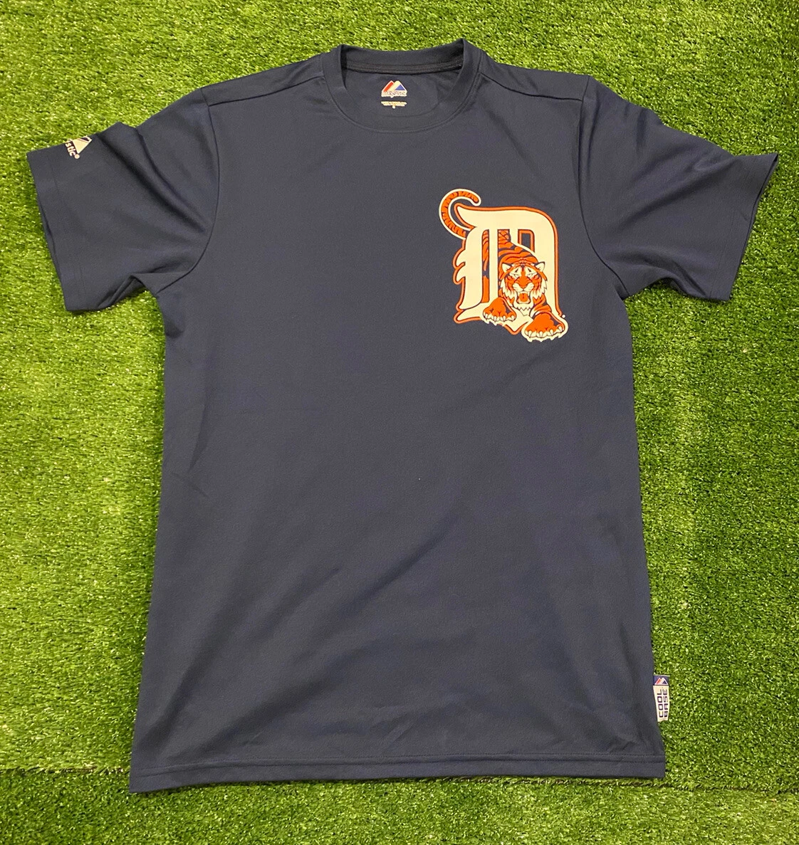 Majestic Cool Base Detroit Tigers logo navy blue t shirt small