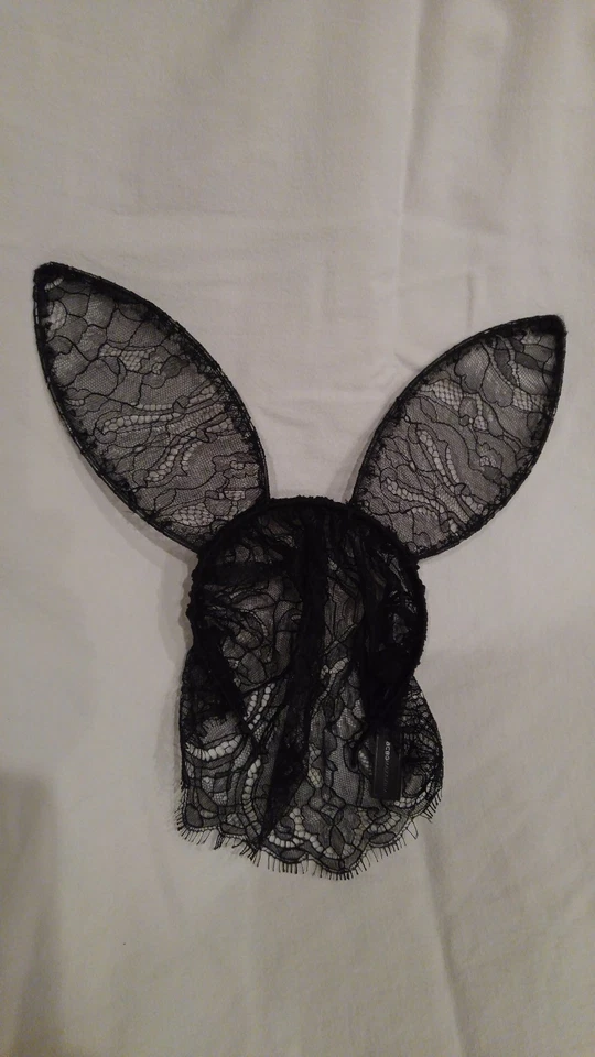 Máscara de tocado de encaje con cable sexy orejas de conejo negro Foto 4 de 4