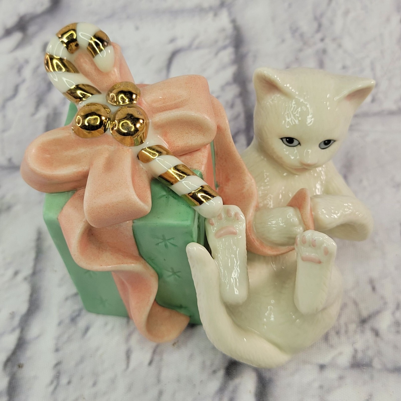 Lenox Porcelain Presently Curious Kitty Cat Figurine With Gift Golden Candy Cane