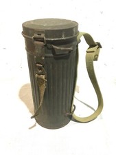Wehrmacht puszka na maskę gazową z przeszyciem