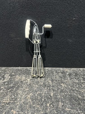 Vintage Handkurbel Rotary Eierschläger / Schneebesen Ref Cs7